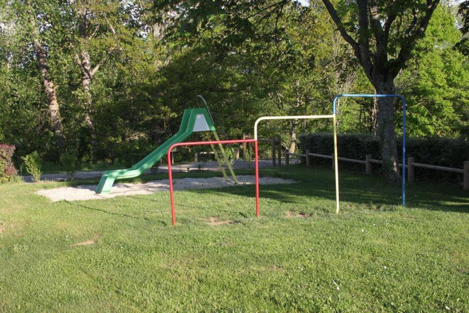 Camping Le Pont D'Allagnon Lempdes sur Allagnon Exterior photo
